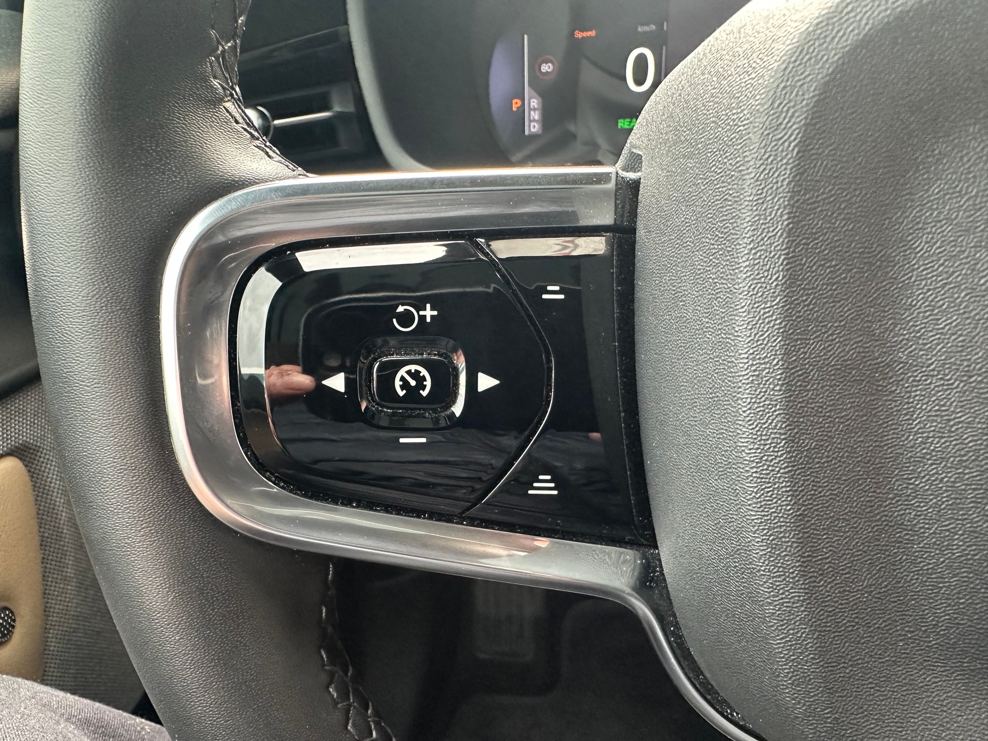 POLESTAR Polestar 2 Launch Edition 78 kWh Performance-image-12