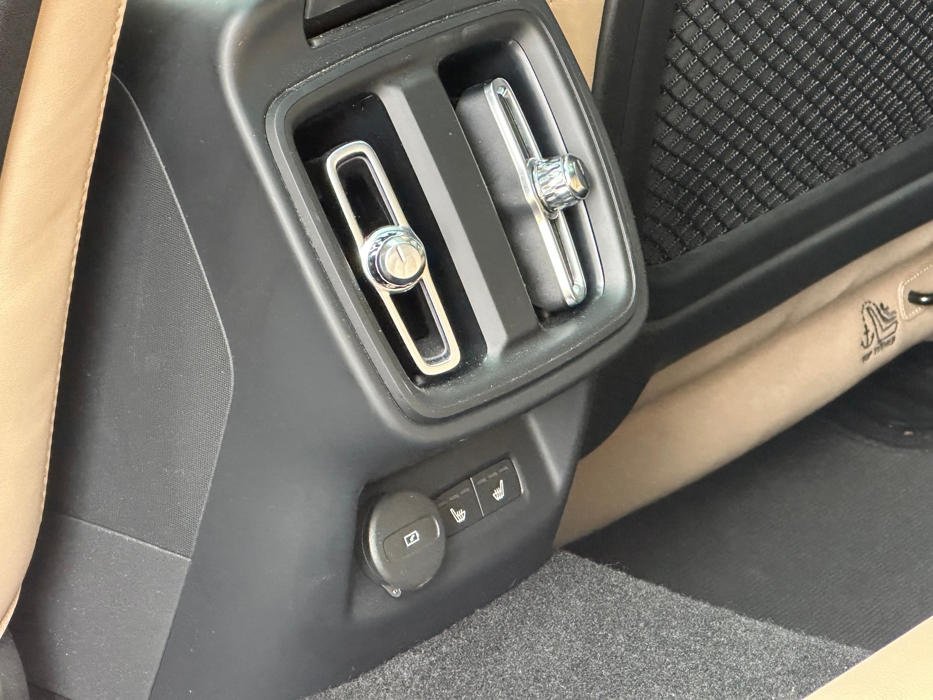 POLESTAR Polestar 2 Launch Edition 78 kWh Performance-image-14