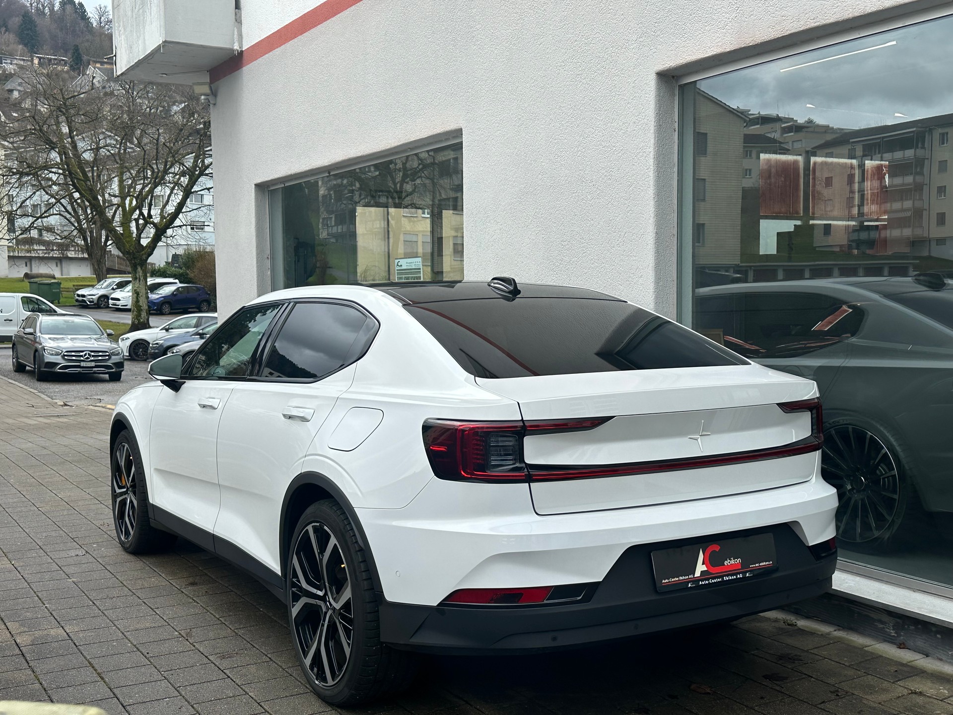 POLESTAR Polestar 2 Launch Edition 78 kWh Performance-image-1