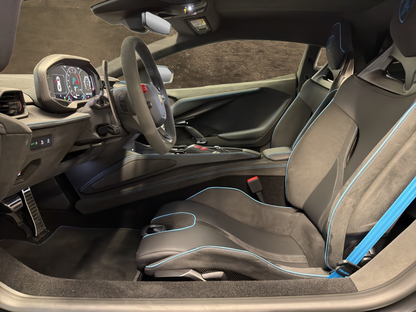 LAMBORGHINI REVUELTO-image-18
