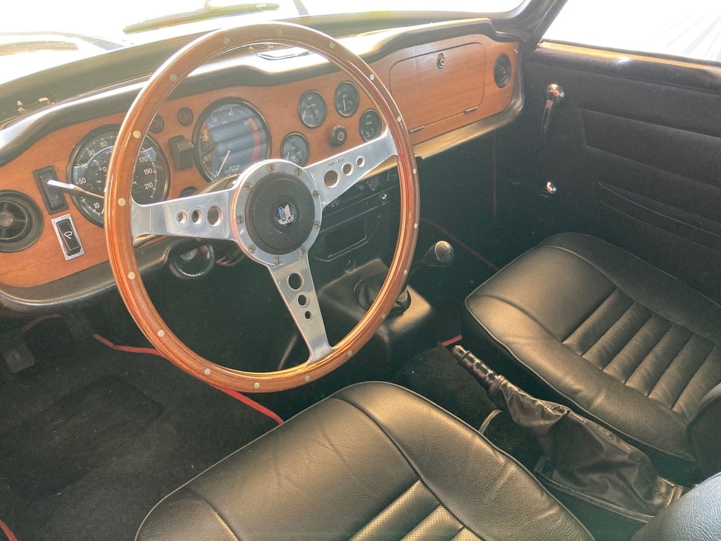 TRIUMPH TR6 P.I. - Petrol Injection-image-2