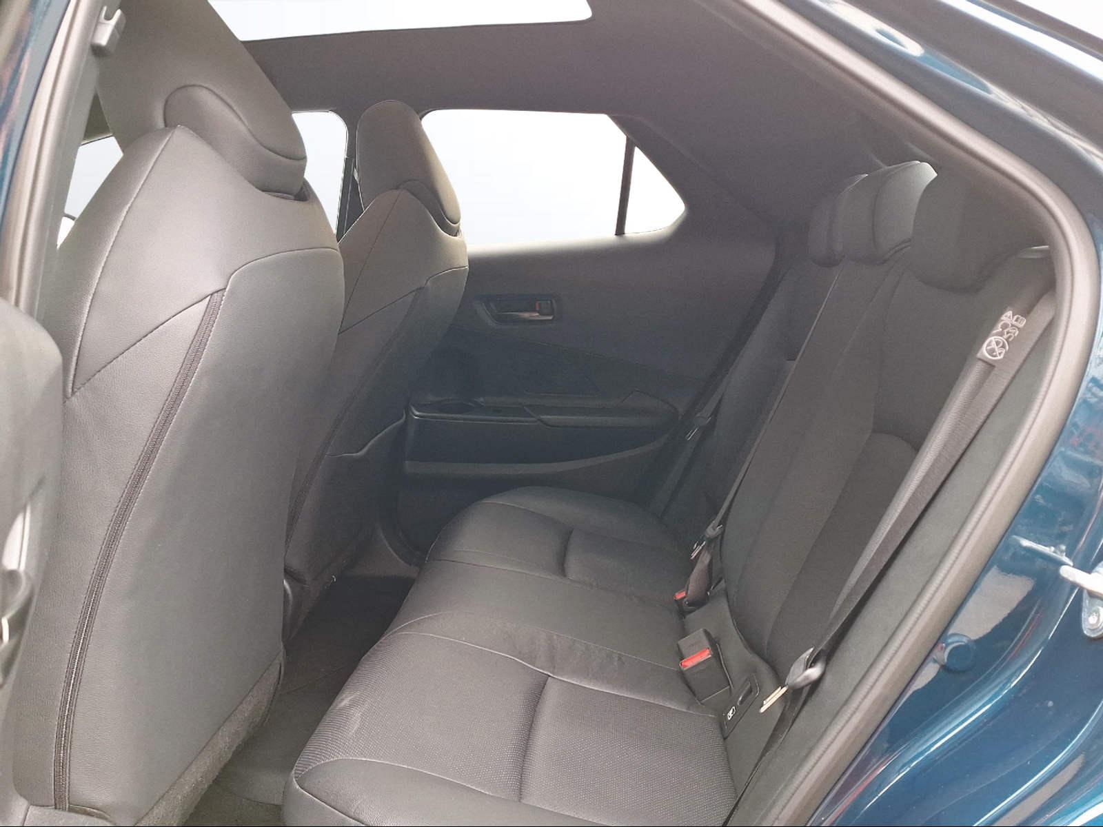 TOYOTA C-HR 2.0 PHEV Style-image-9