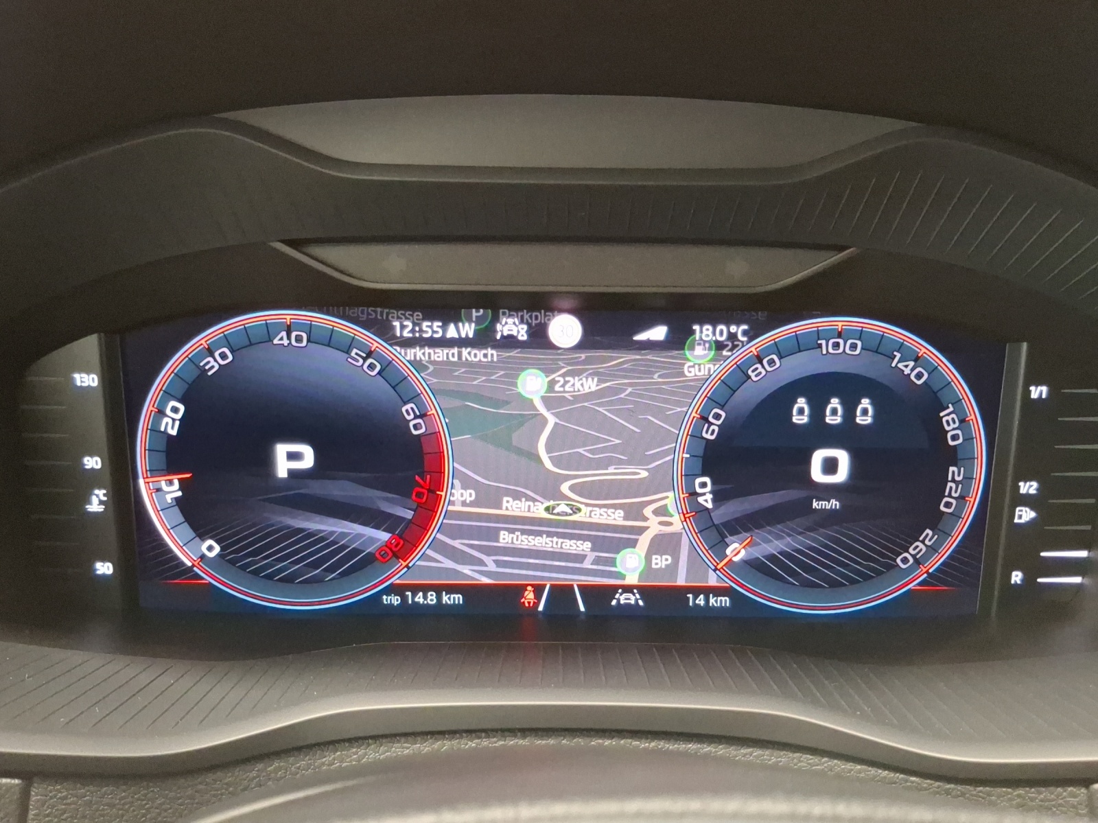 SKODA Karoq 2.0 TSI SportLine 4x4 DSG-image-14