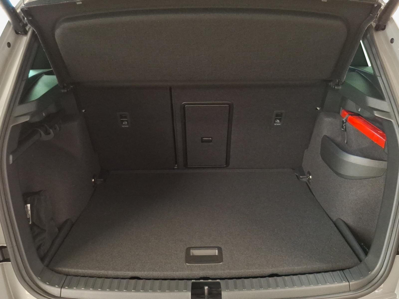 SKODA Karoq 2.0 TSI SportLine 4x4 DSG-image-12