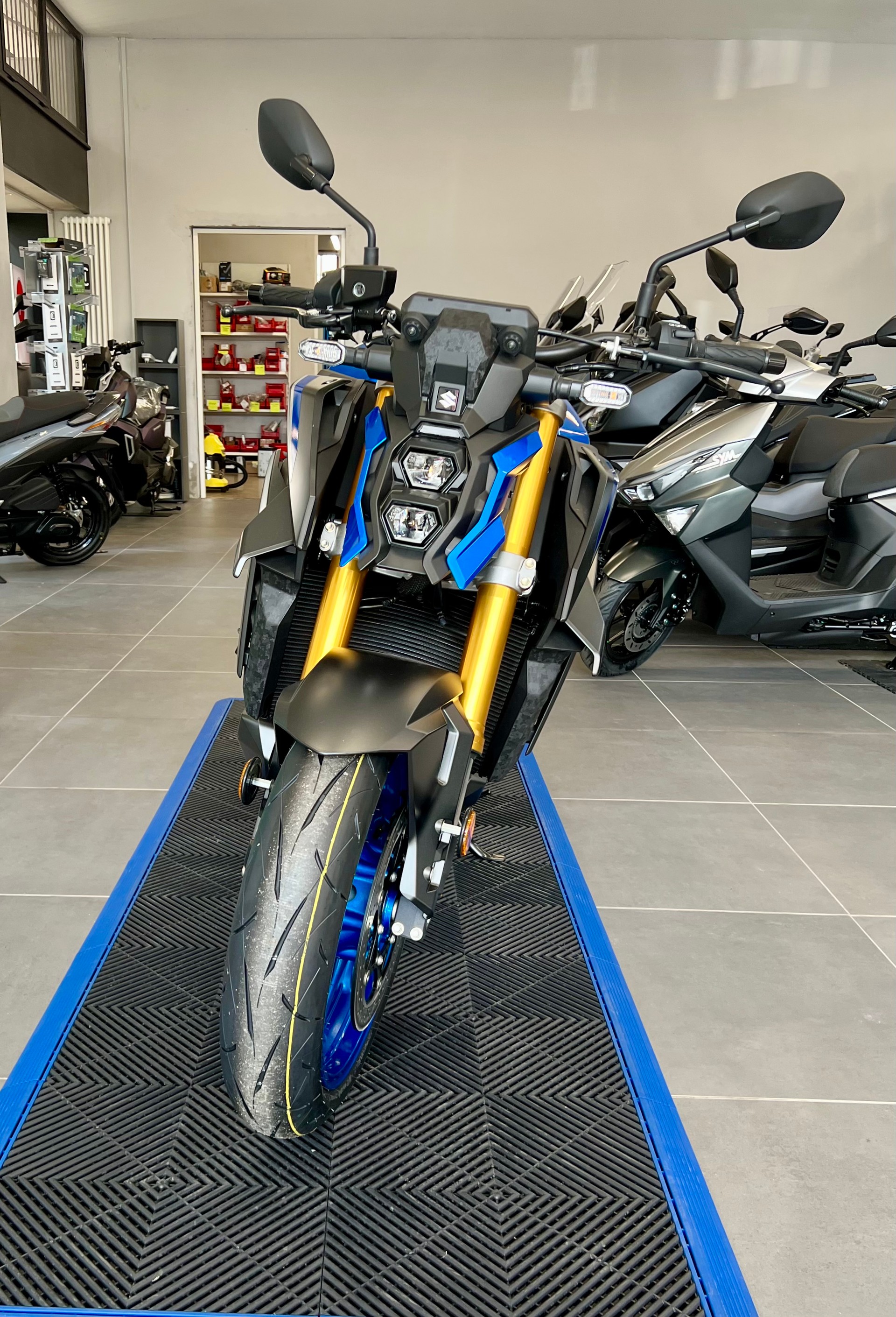 SUZUKI GSX-S 1000-image-1