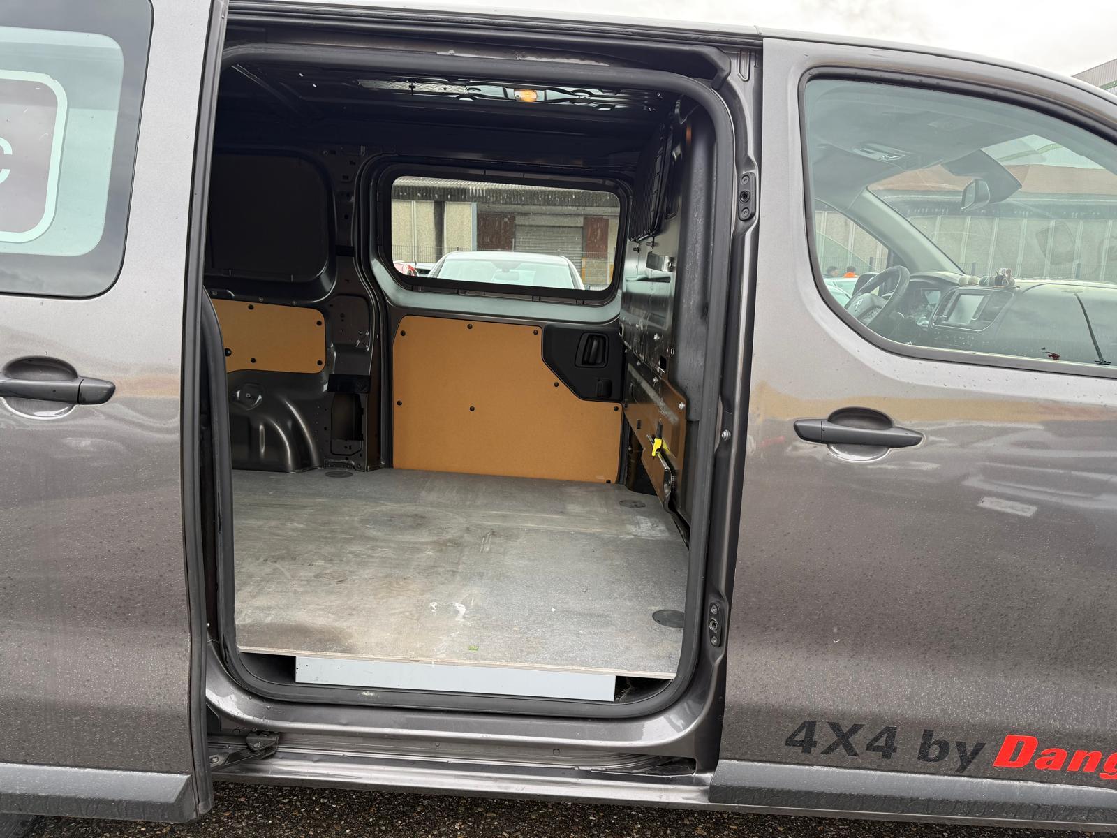 CITROEN Jumpy Kaw. M 2.0 BlueHDi 150 Komfort S/S-image-8