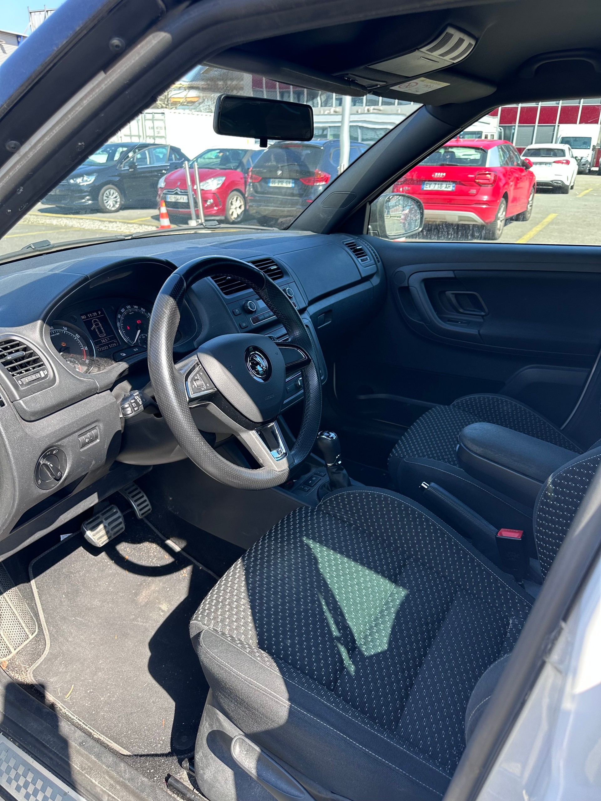 SKODA Fabia 1.4 TSI RS DSG-image-9