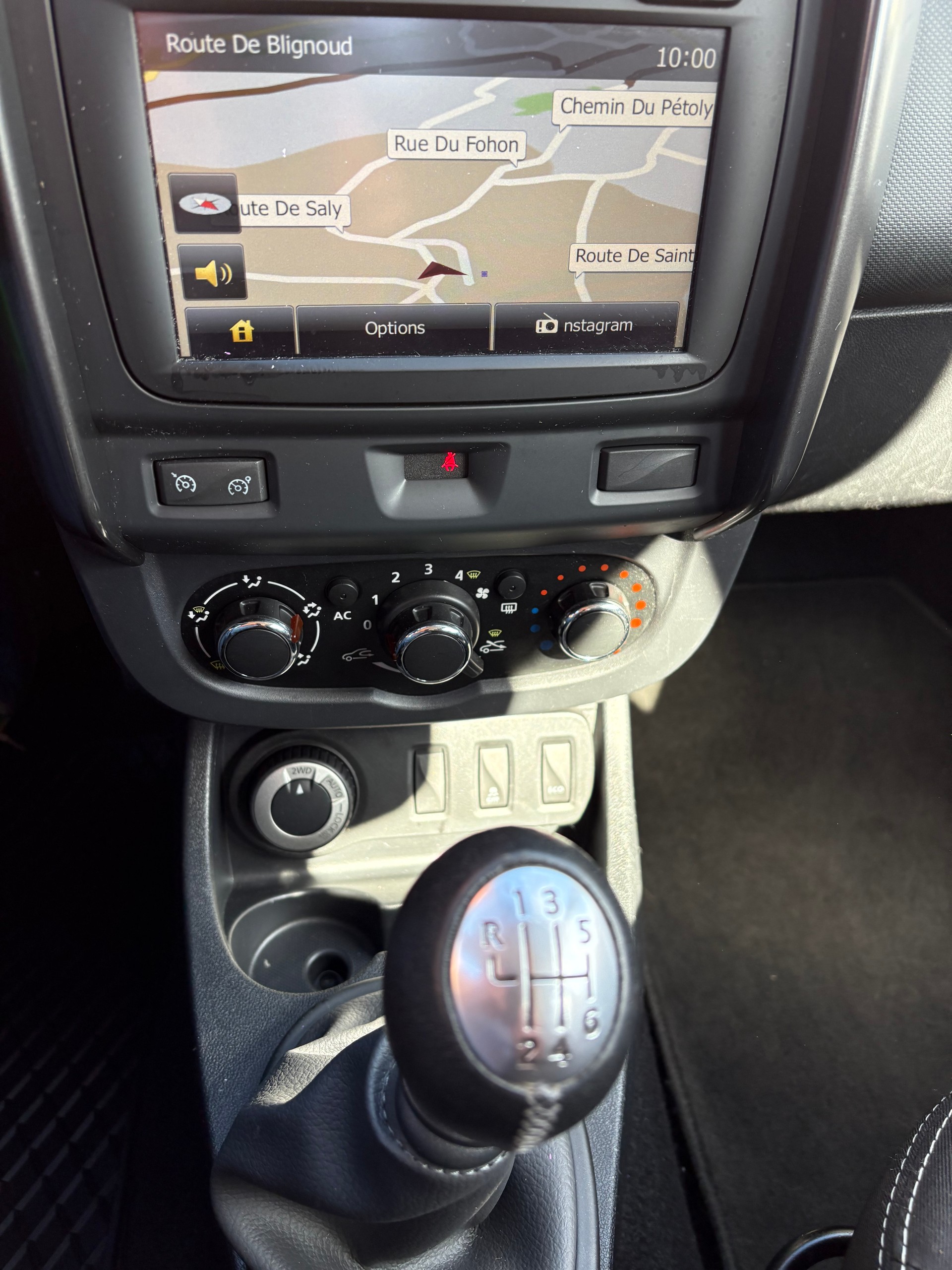 DACIA Duster 1.6 Lauréate 4x4-image-10