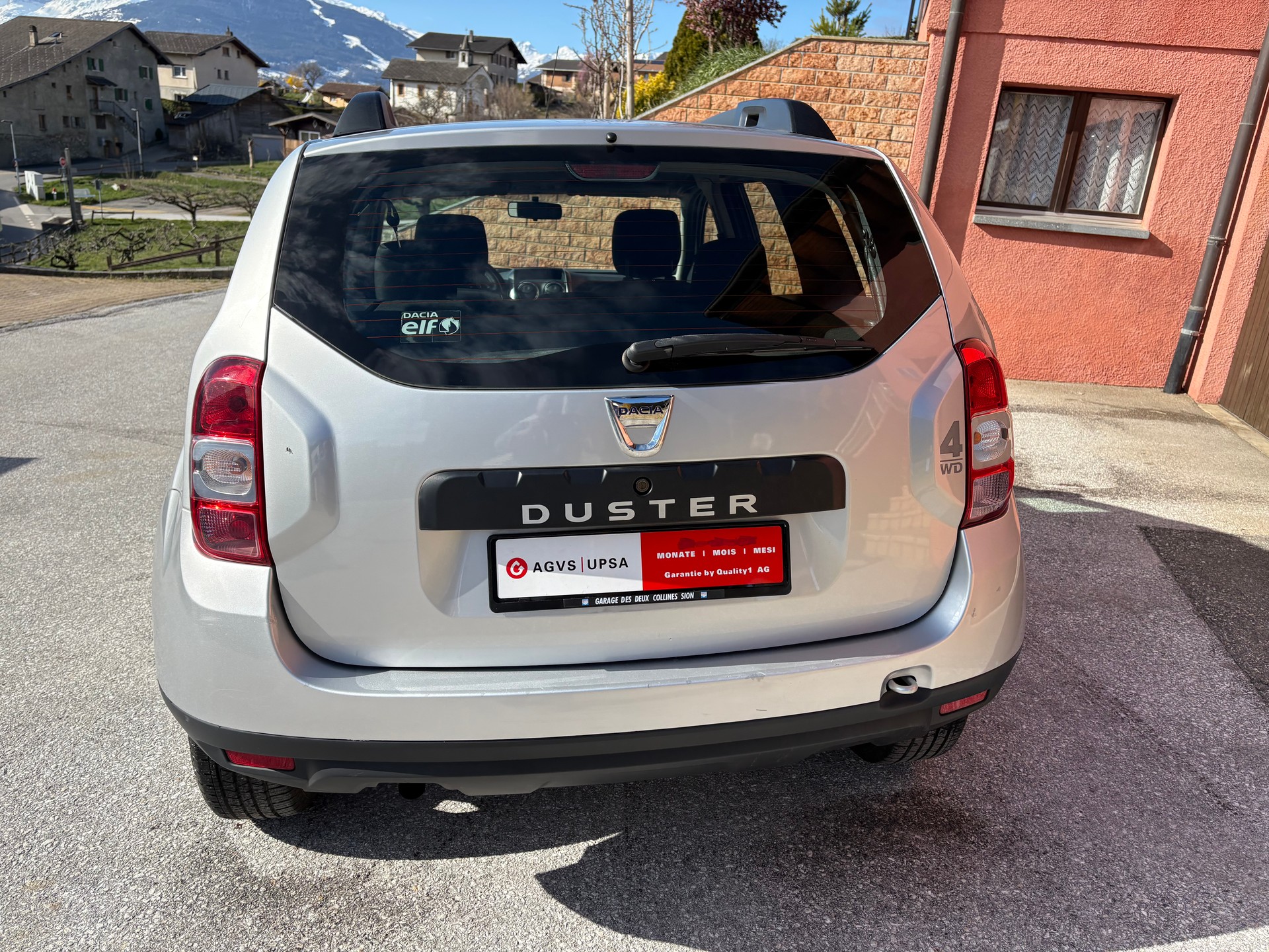 DACIA Duster 1.6 Lauréate 4x4-image-3