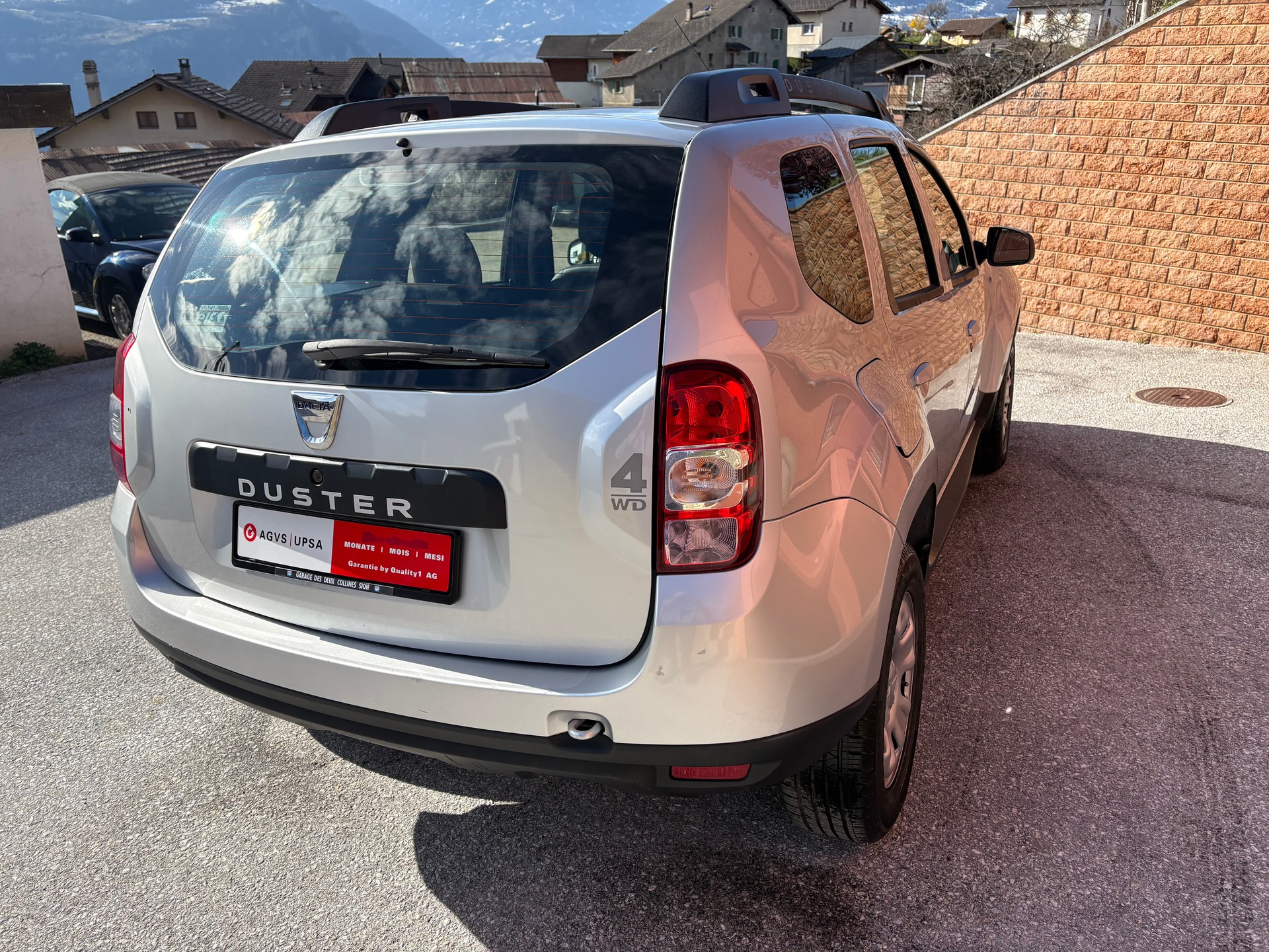 DACIA Duster 1.6 Lauréate 4x4-image-5