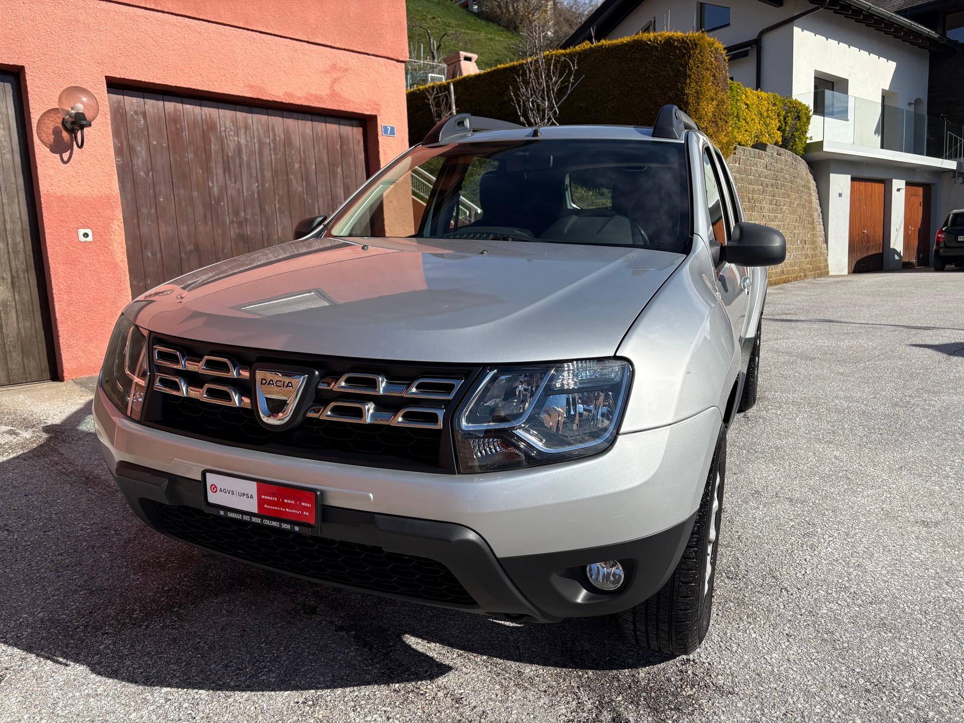 DACIA Duster 1.6 Lauréate 4x4-image-1