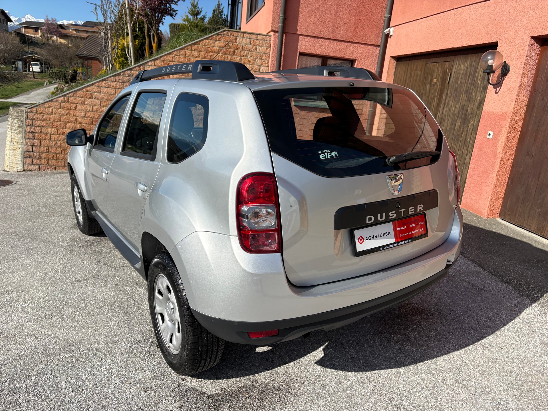 DACIA Duster 1.6 Lauréate 4x4-image-6