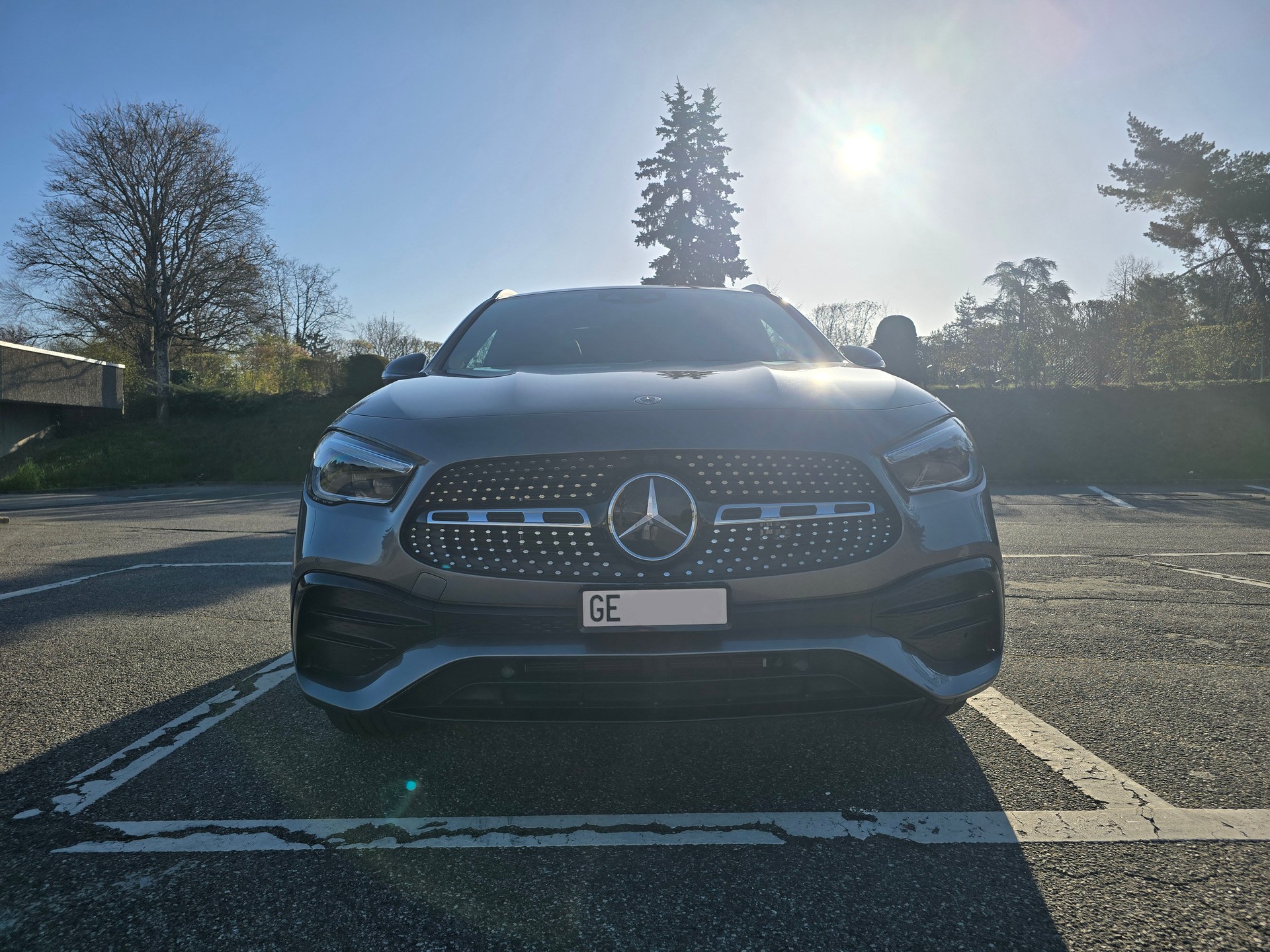 MERCEDES-BENZ GLA 250e AMG Line 8G-DCT-image-8