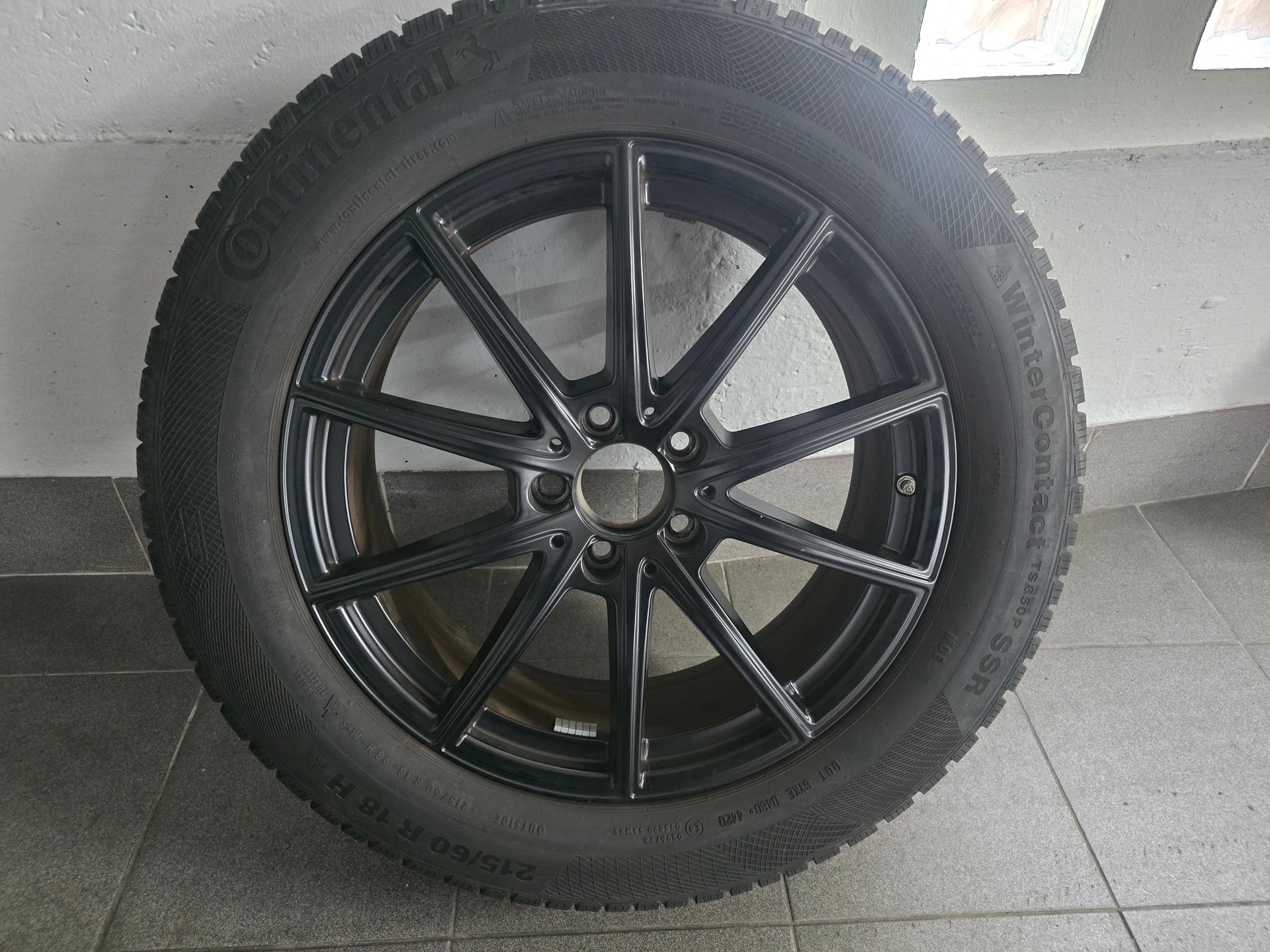 MERCEDES-BENZ GLA 250e AMG Line 8G-DCT-image-13
