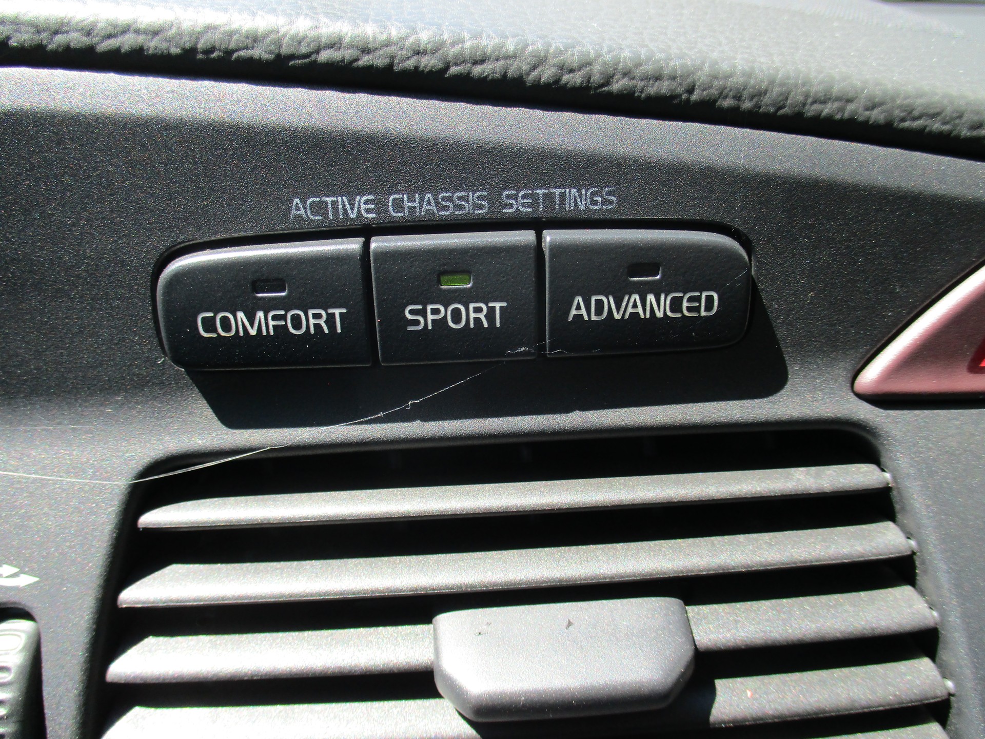 VOLVO S60 R AWD-image-15