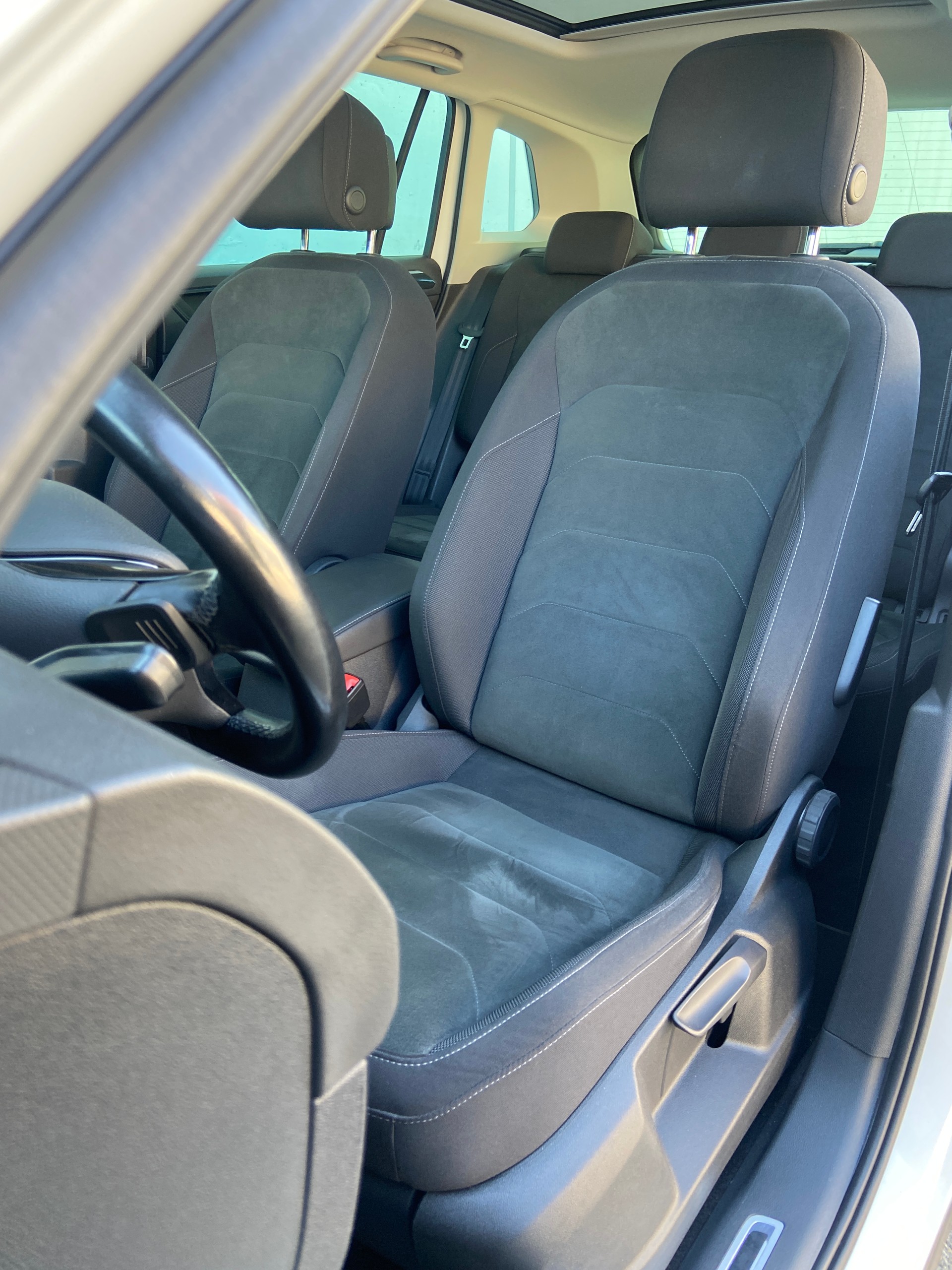 VW Tiguan 2.0 TDI SCR R-Line Highline 4Motion DSG-image-8