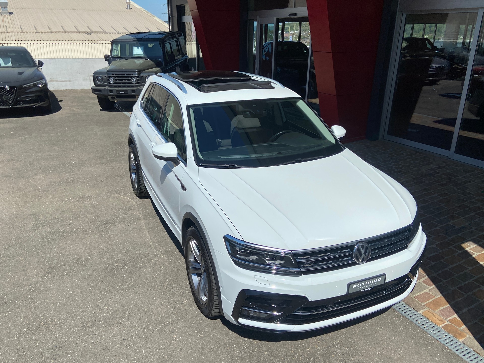 VW Tiguan 2.0 TDI SCR R-Line Highline 4Motion DSG-image-13