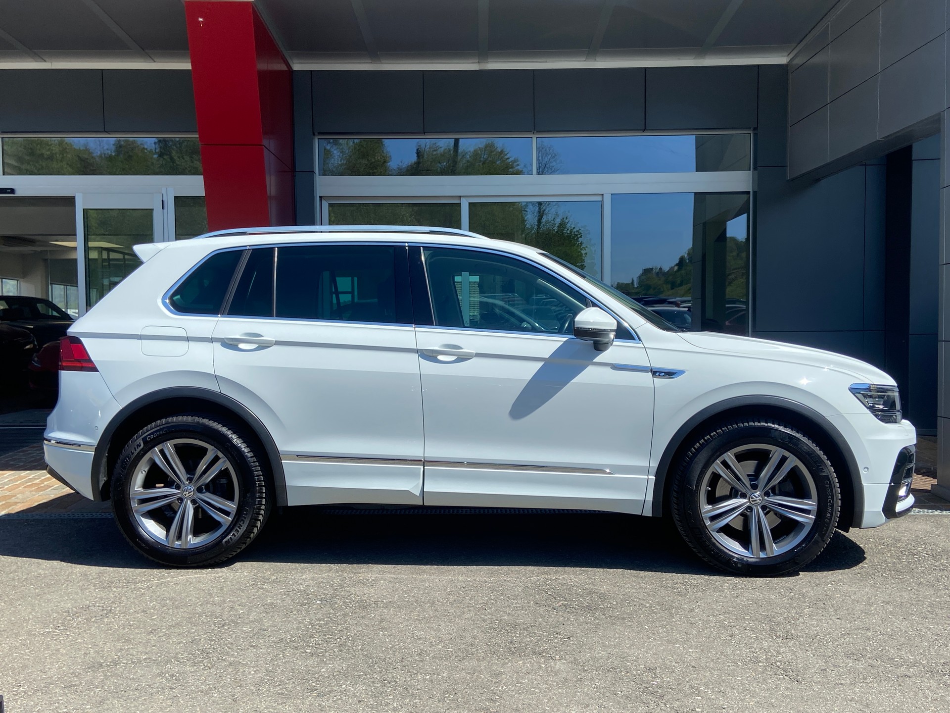 VW Tiguan 2.0 TDI SCR R-Line Highline 4Motion DSG-image-15