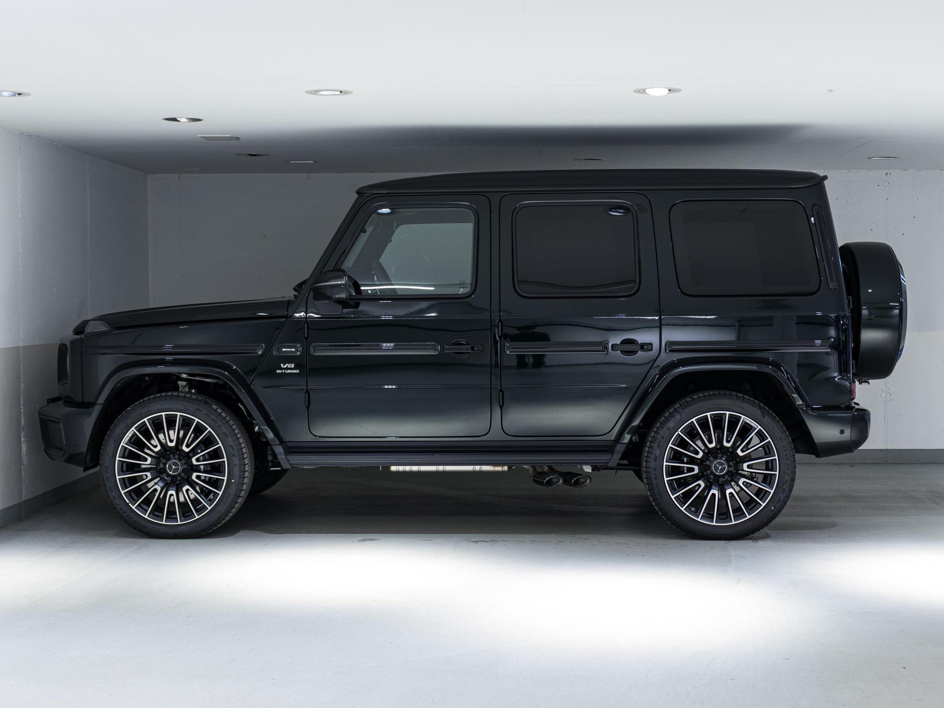 MERCEDES-BENZ G 63 AMG-image-4