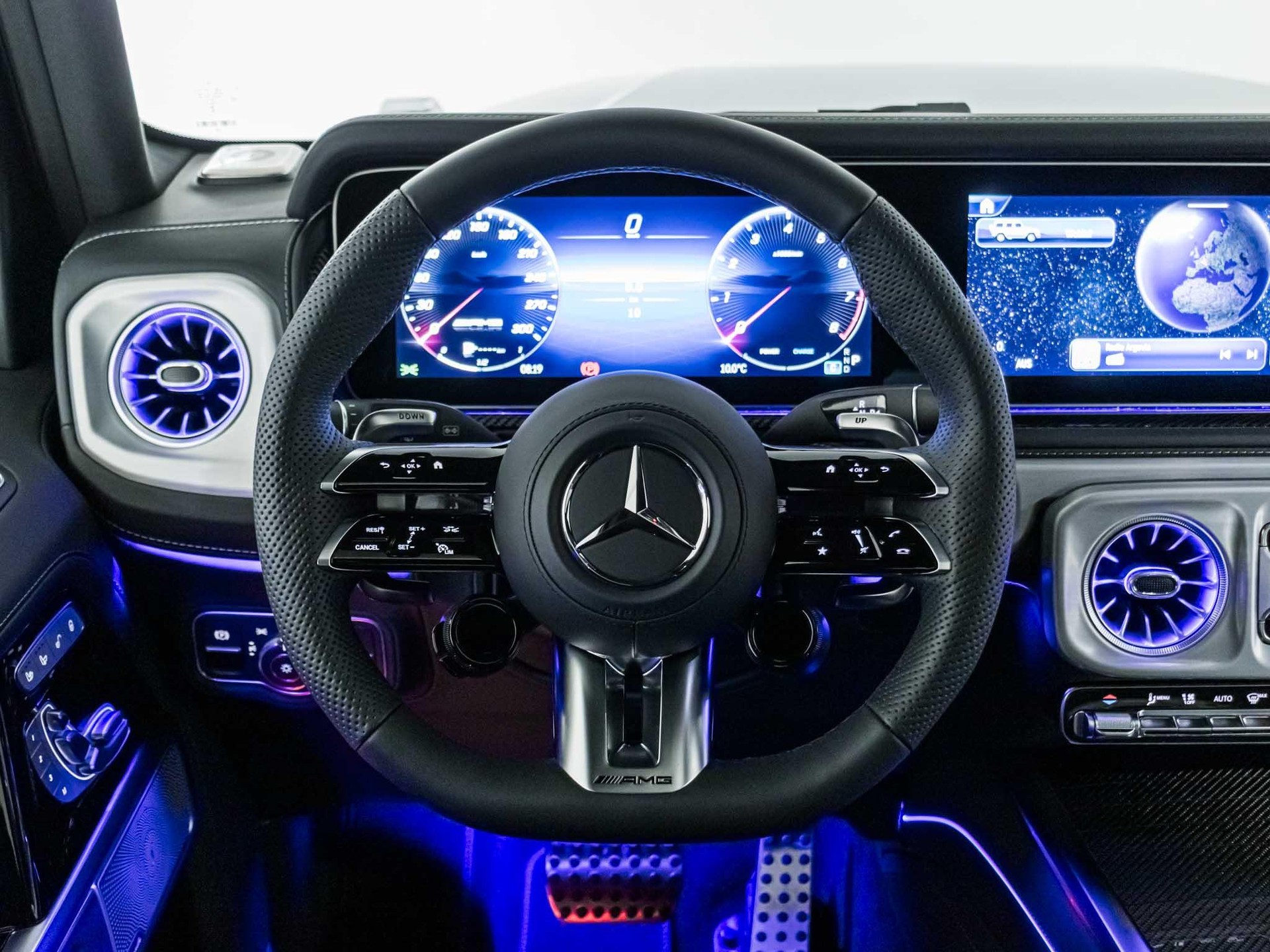 MERCEDES-BENZ G 63 AMG-image-10