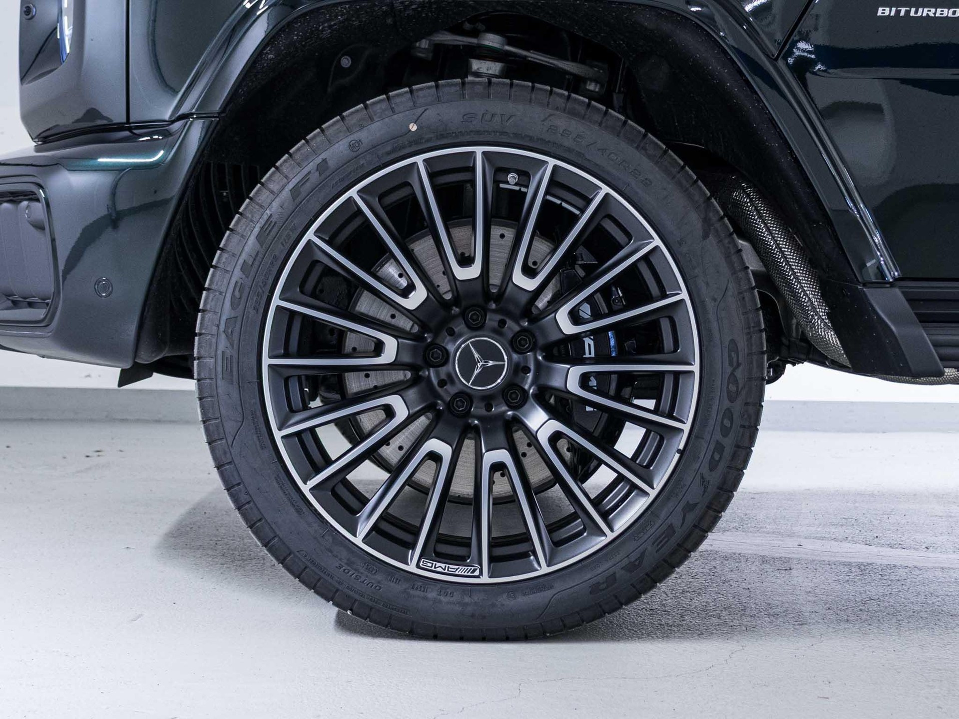 MERCEDES-BENZ G 63 AMG-image-14