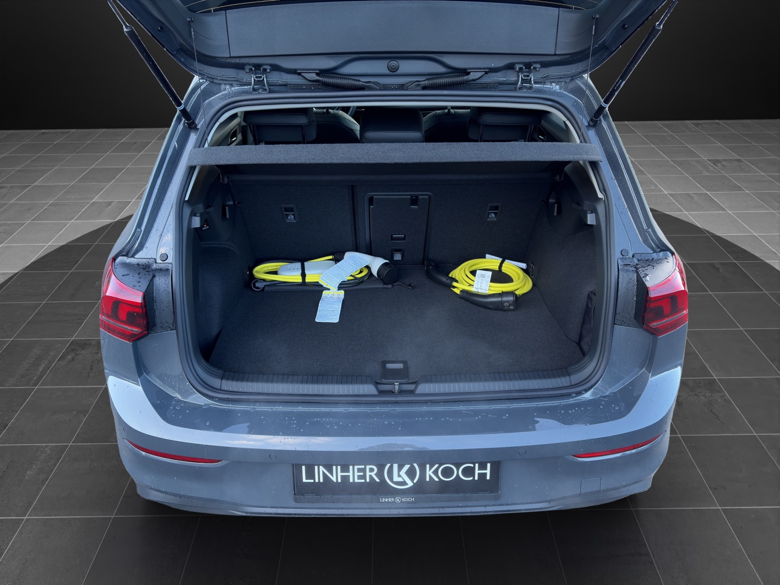 VW Golf 1.5 e TSI pHEV Life DSG-image-12
