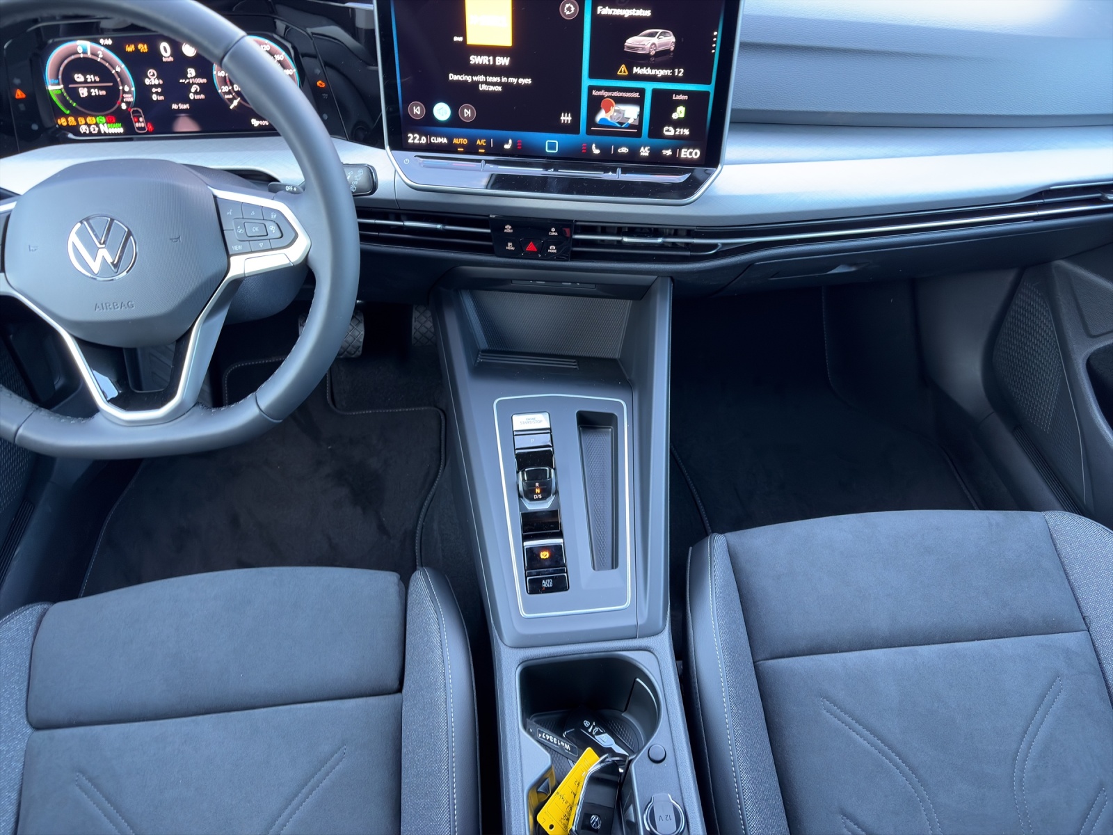 VW Golf 1.5 e TSI pHEV Life DSG-image-11