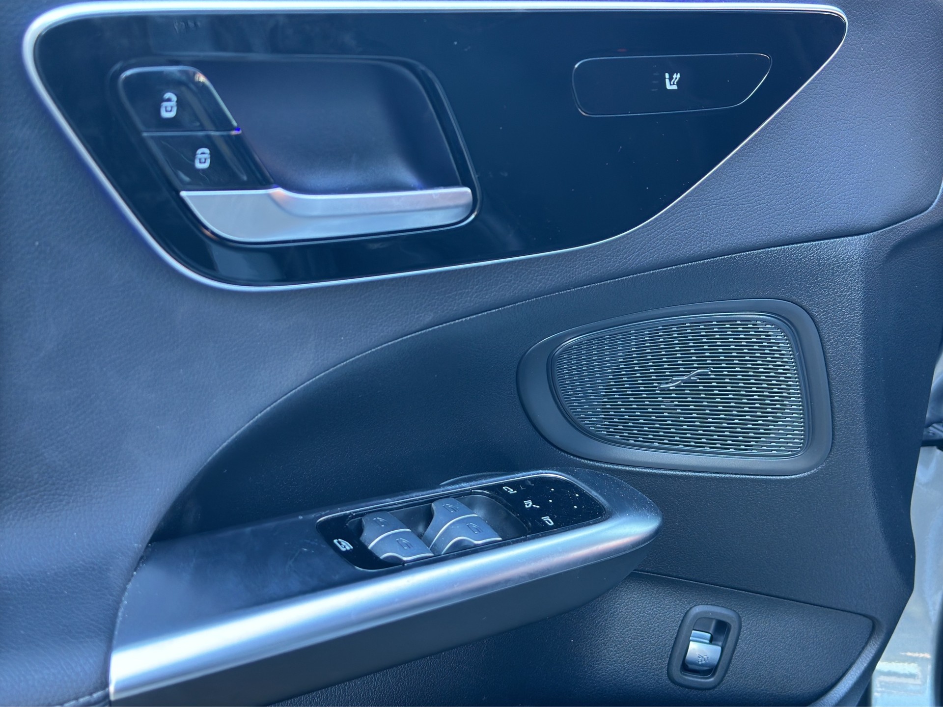 MERCEDES-BENZ C 220 d AMG Night 9G-Tronic-image-8