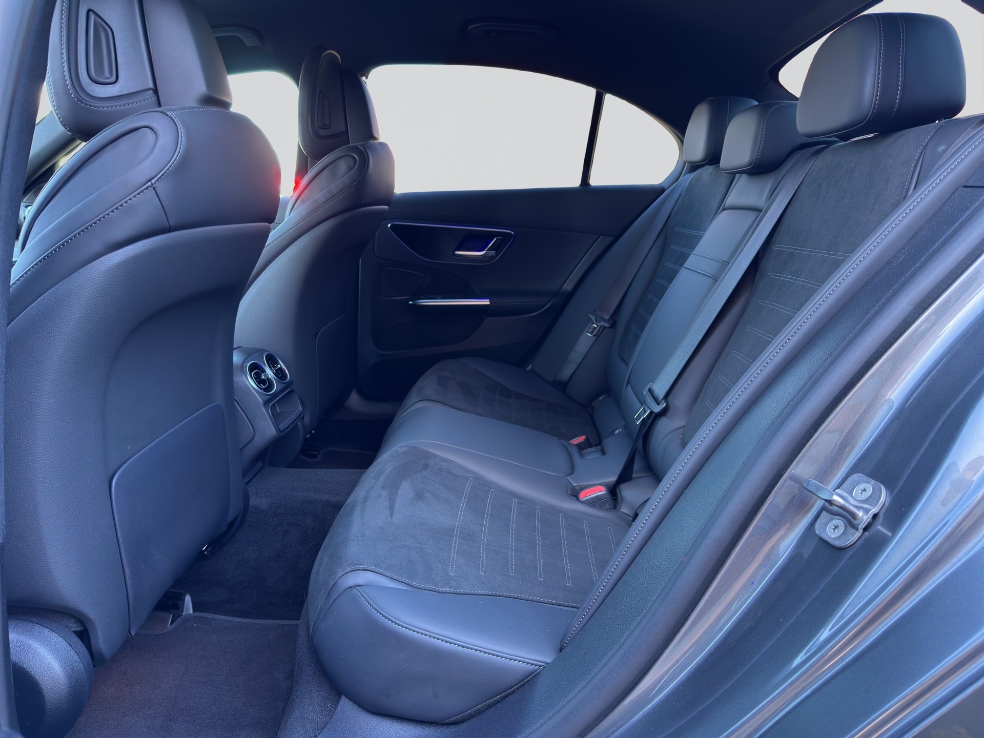 MERCEDES-BENZ C 220 d AMG Night 9G-Tronic-image-7