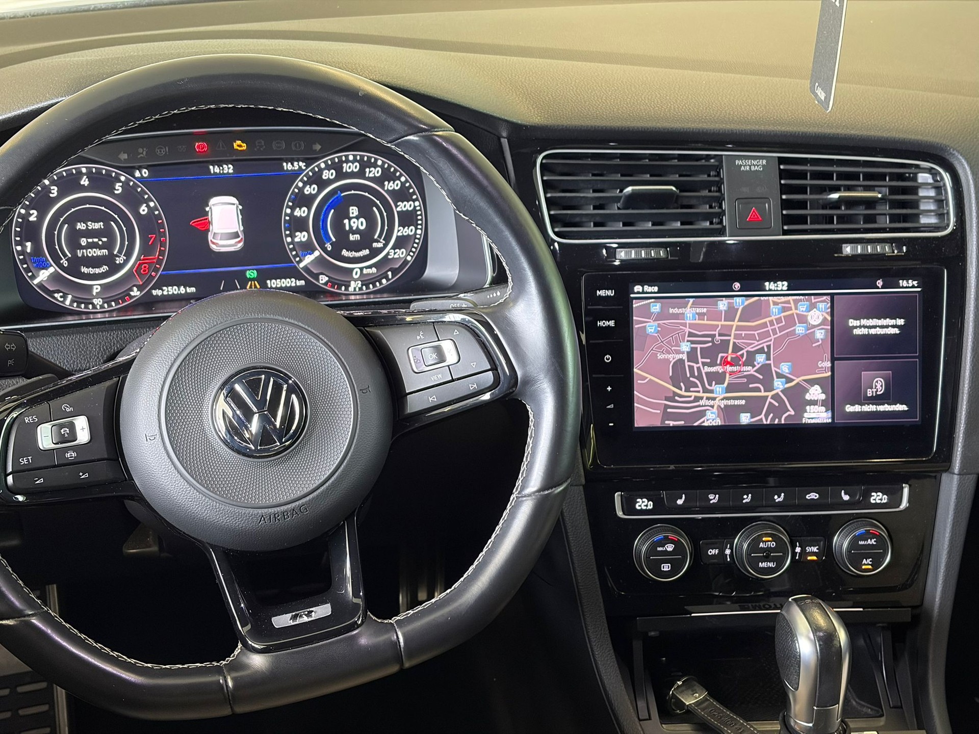 VW Golf 2.0 TSI R 4Motion DSG-image-10