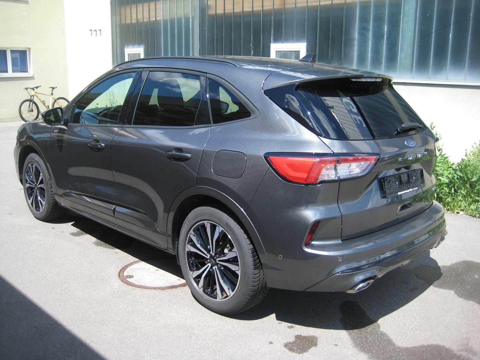 FORD Kuga 2.5 FHEV ST-Line X 4WD-image-2