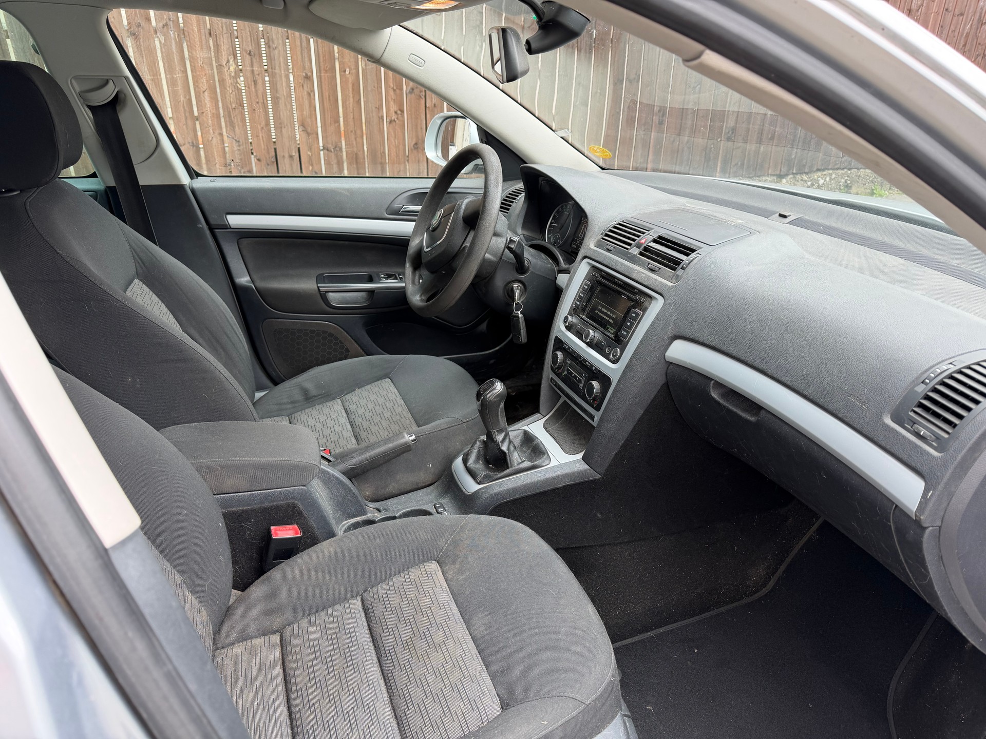 SKODA Octavia Combi 1.6 TDI Ambiente-image-6