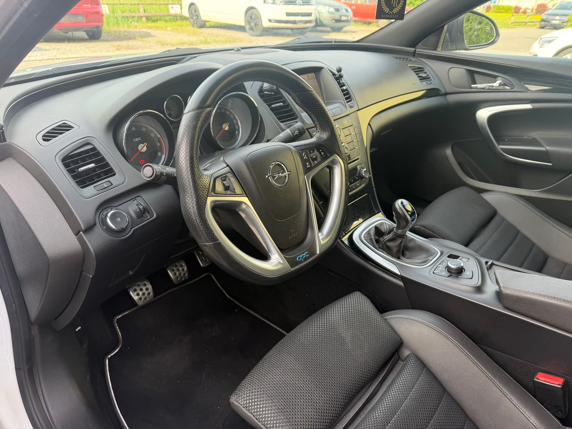 OPEL Insignia 2.8 Turbo OPC 4WD-image-15