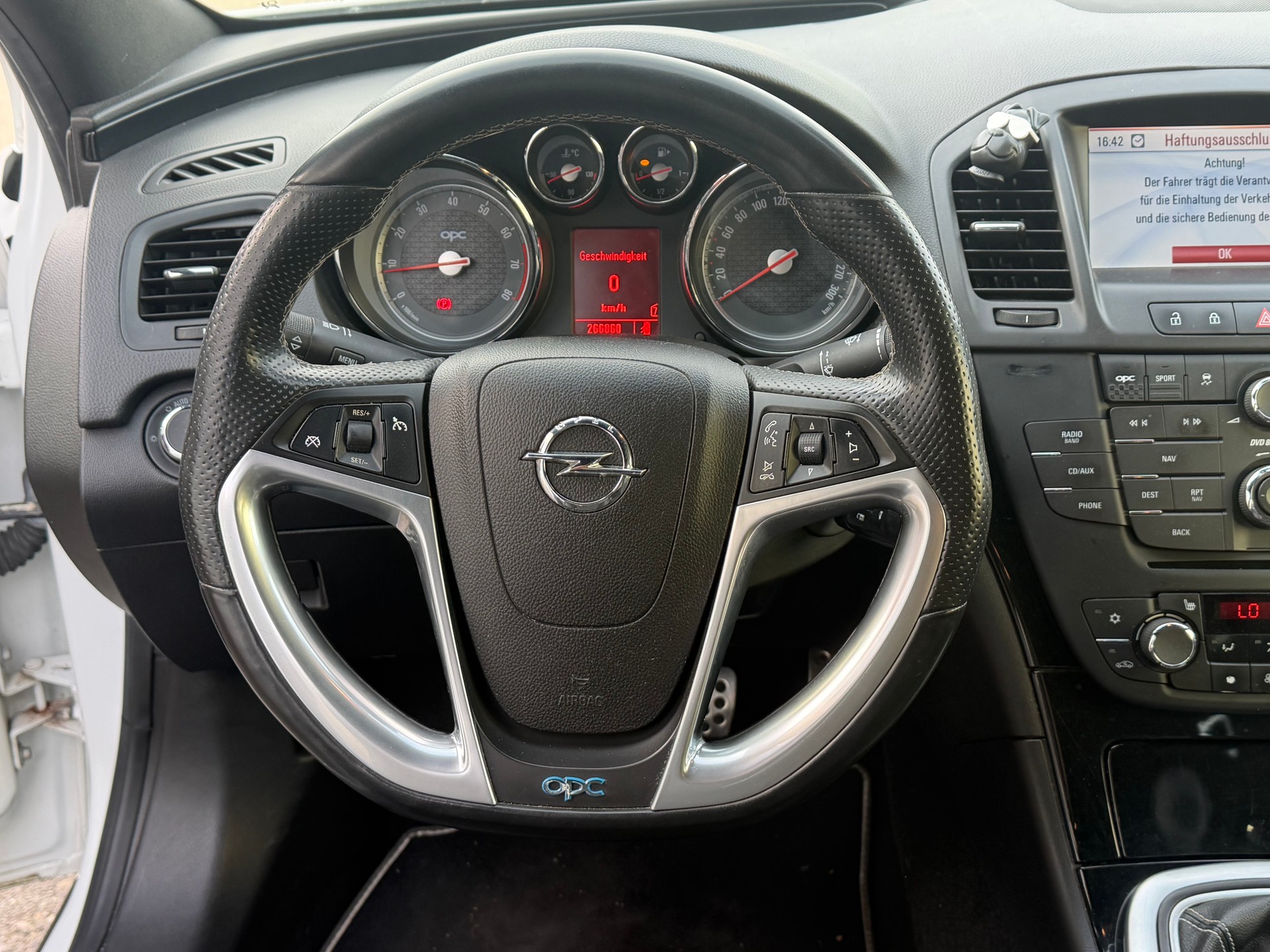 OPEL Insignia 2.8 Turbo OPC 4WD-image-14