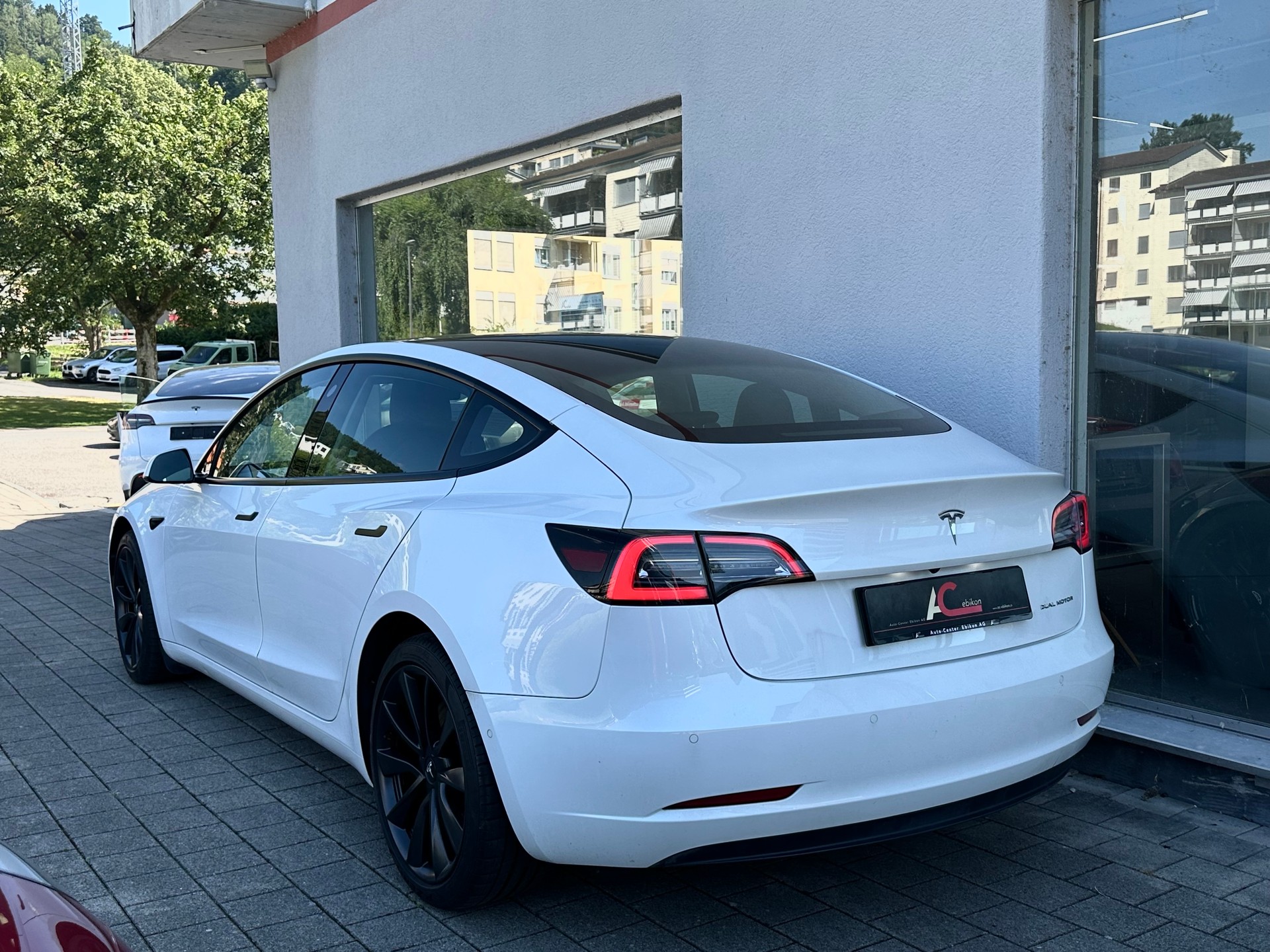 TESLA Model 3 Long Range Dual Motor AWD-image-1