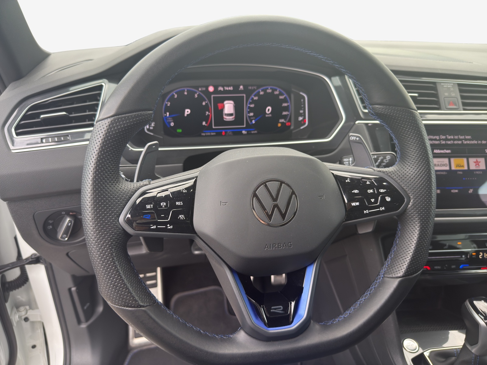 VW Tiguan 2.0TSI R 4Motion DSG-image-9