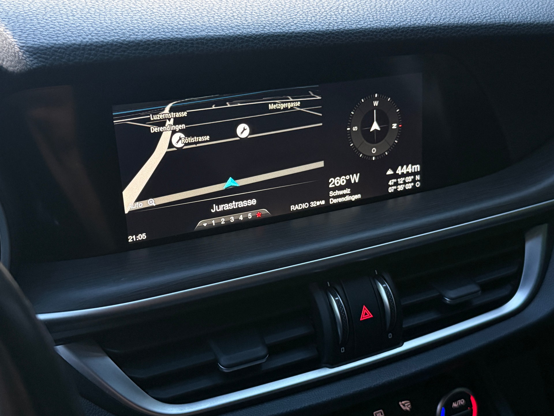 ALFA ROMEO Stelvio 2.0 First Edition Q4 Automatic / Anhängerkupplung-image-27