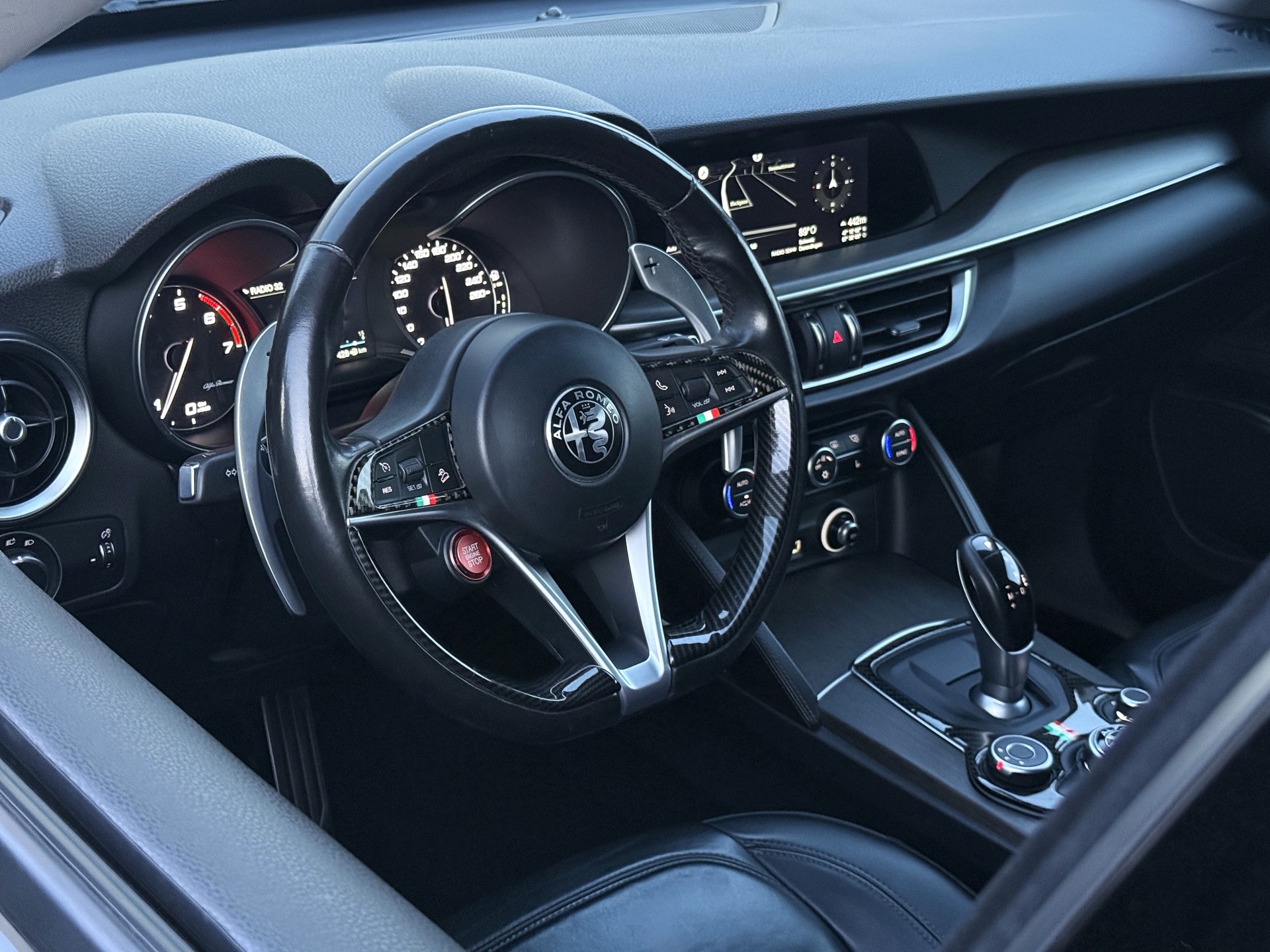 ALFA ROMEO Stelvio 2.0 First Edition Q4 Automatic / Anhängerkupplung-image-14