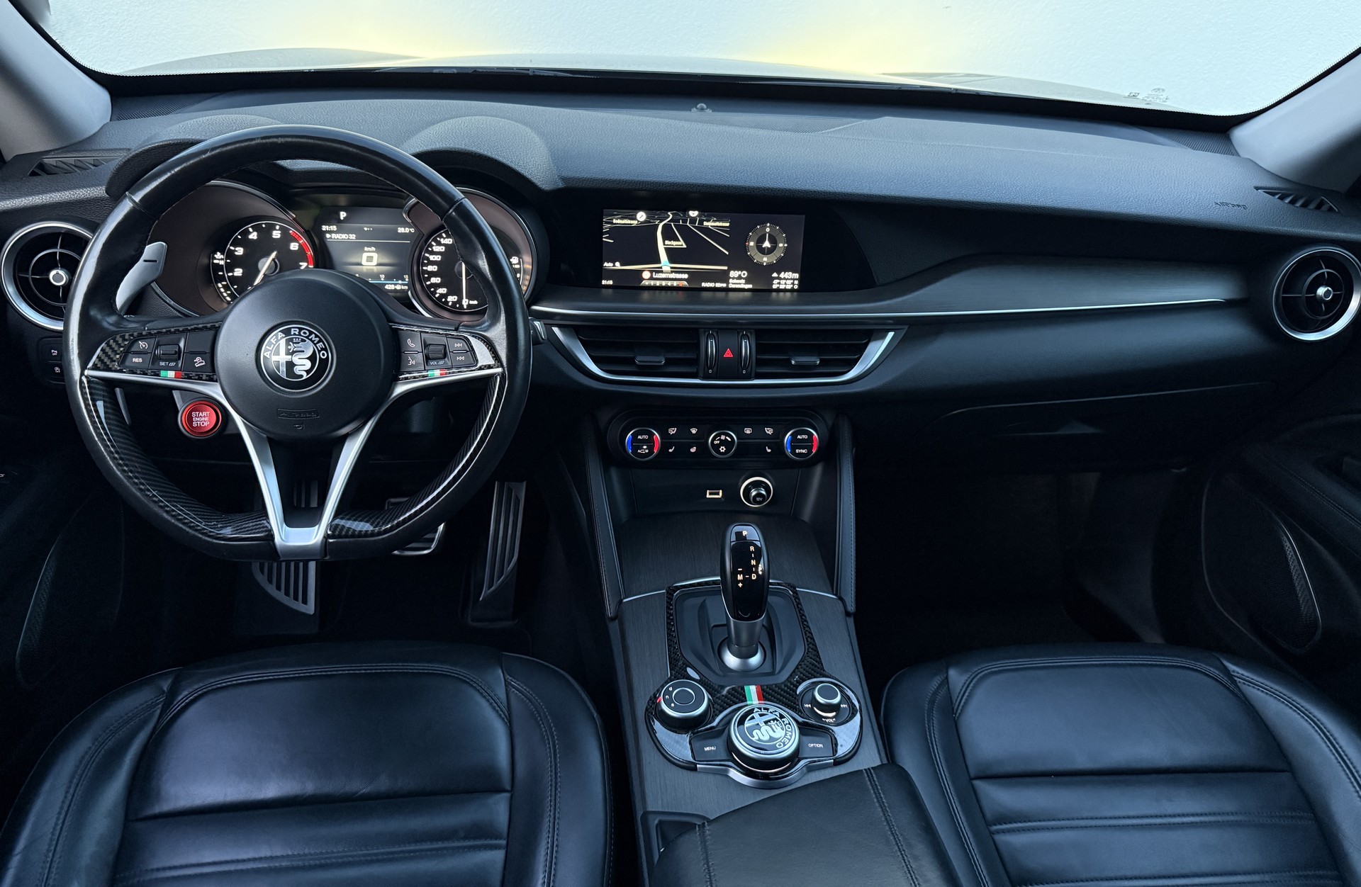 ALFA ROMEO Stelvio 2.0 First Edition Q4 Automatic / Anhängerkupplung-image-24