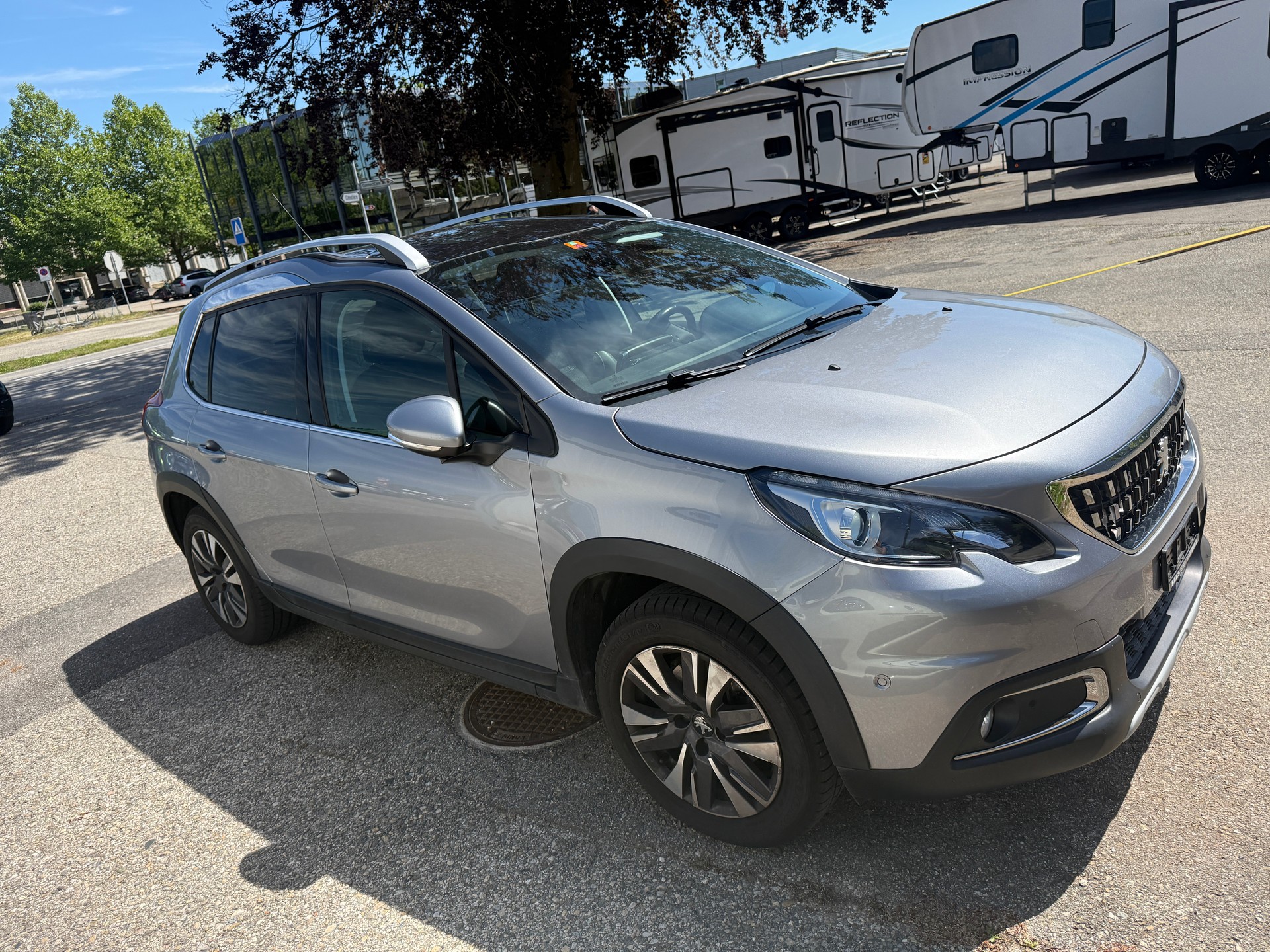 PEUGEOT 2008 1.2 PureTech Allure EAT6-image-5