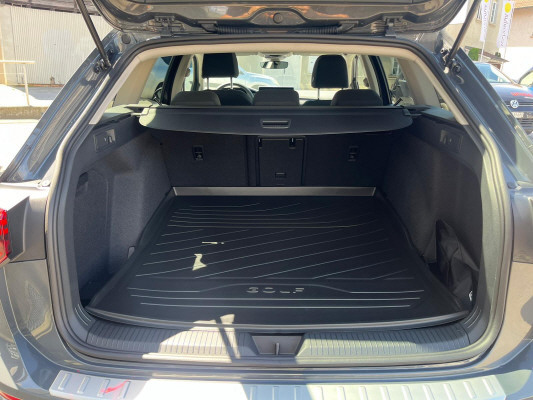 VW Golf Va 1.5 e TSI Life-image-10