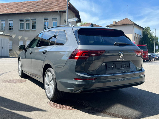 VW Golf Va 1.5 e TSI Life-image-1