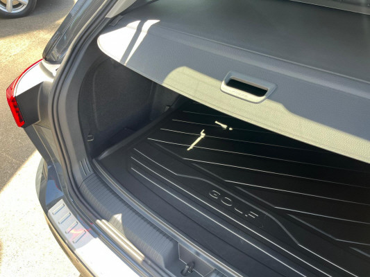 VW Golf Va 1.5 e TSI Life-image-14