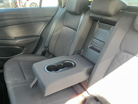 VW Golf Va 1.5 e TSI Life-image-4