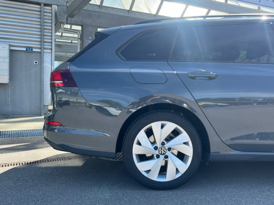 VW Golf Va 1.5 e TSI Life-image-11