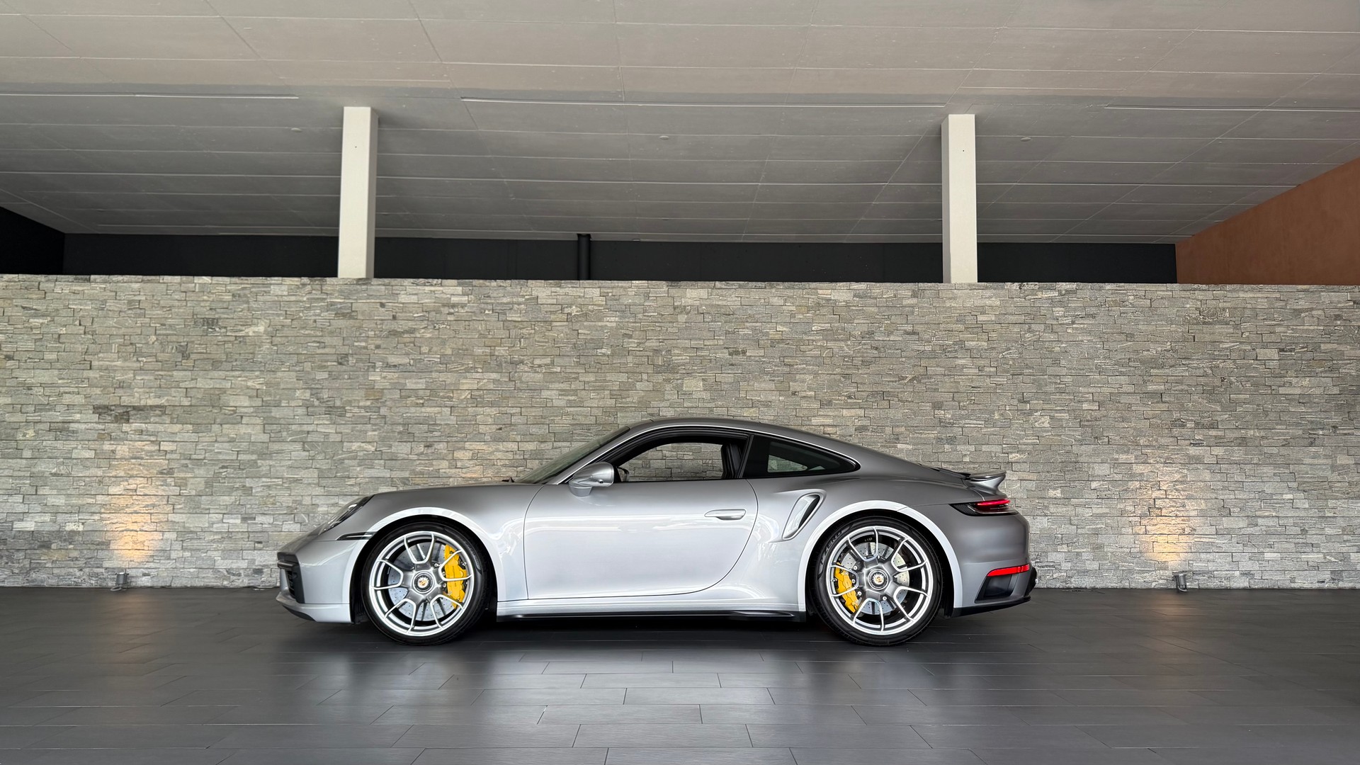PORSCHE 911 Turbo S PDK-showroom-element-1