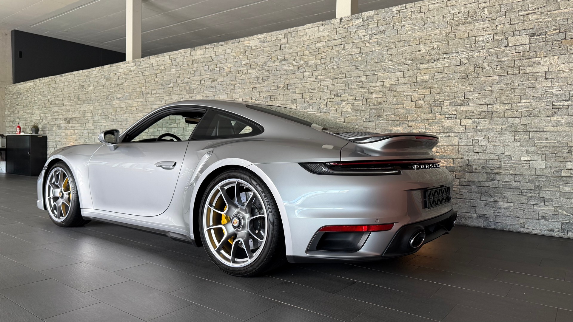 PORSCHE 911 Turbo S PDK-showroom-element-3
