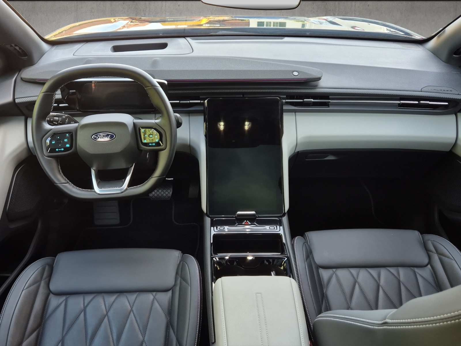 FORD Explorer Elektro Dual Extended Range Premium AWD-image-17