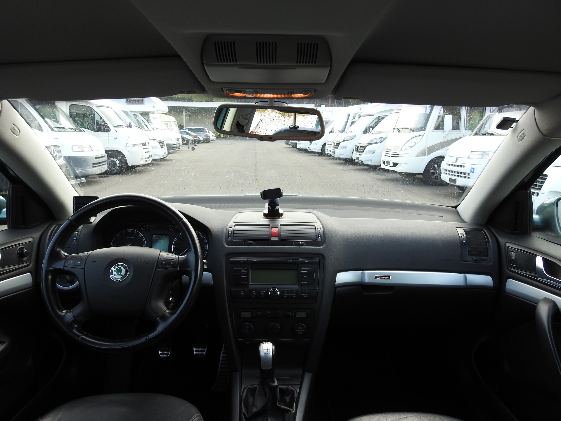 SKODA Octavia Scout 2.0 TDI 4x4-image-15