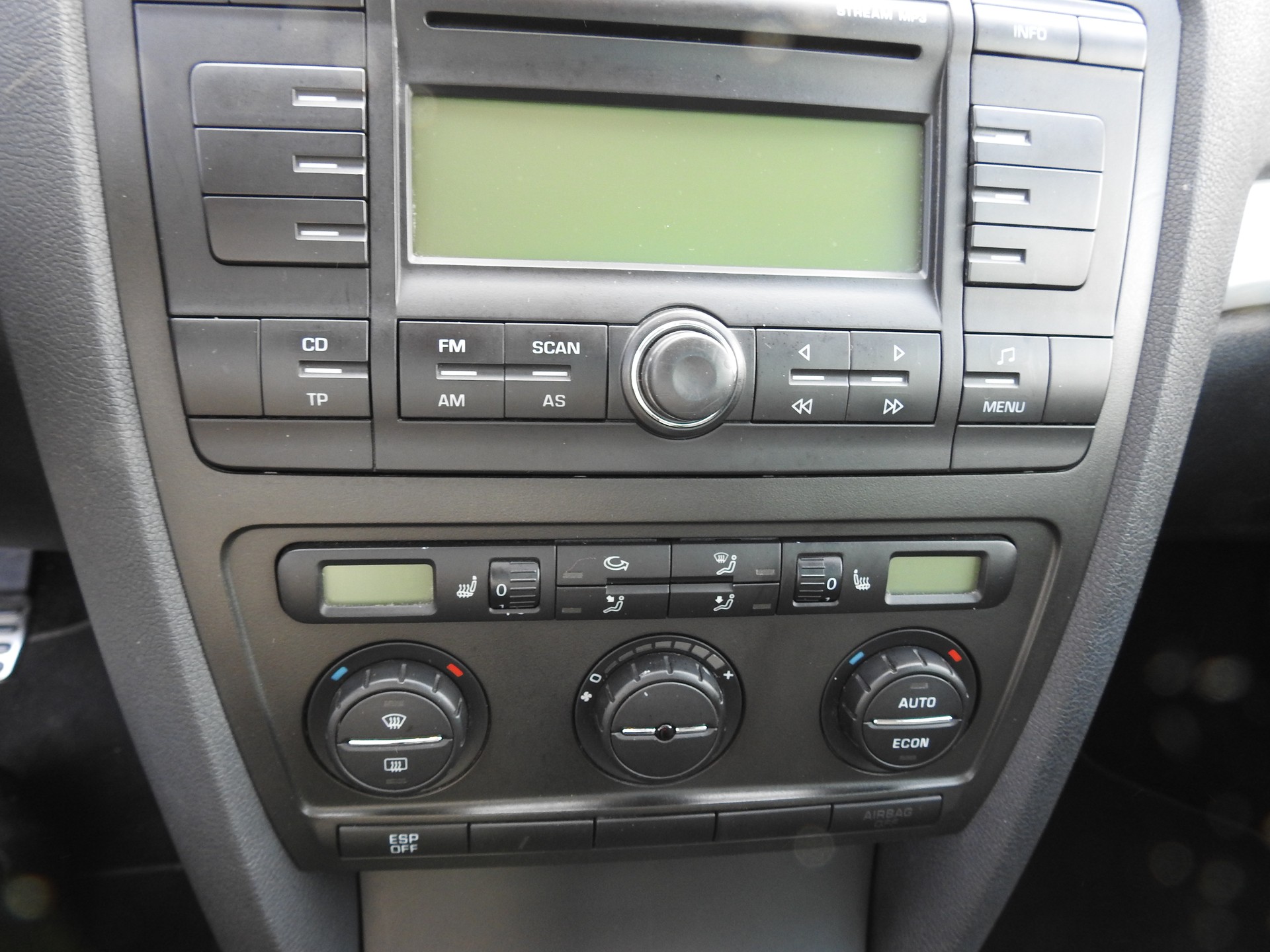 SKODA Octavia Scout 2.0 TDI 4x4-image-20